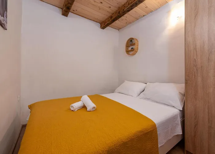 Kuca Za Odmor Kamen Vakantiehuis Bruska