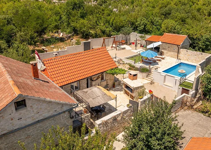 Kuca Za Odmor Kamen Vakantiehuis Bruska