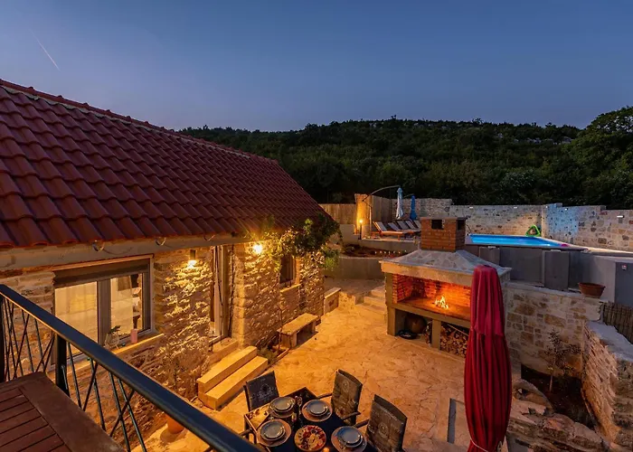 Kuca Za Odmor Kamen Ferienhaus *