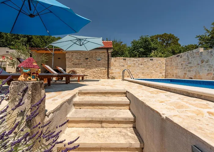 Kuca Za Odmor Kamen Ferienhaus *
