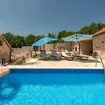 Kuca Za Odmor Kamen Сasa de vacaciones *