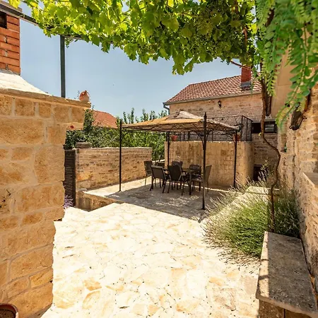 Kuca Za Odmor Kamen Ferienhaus
