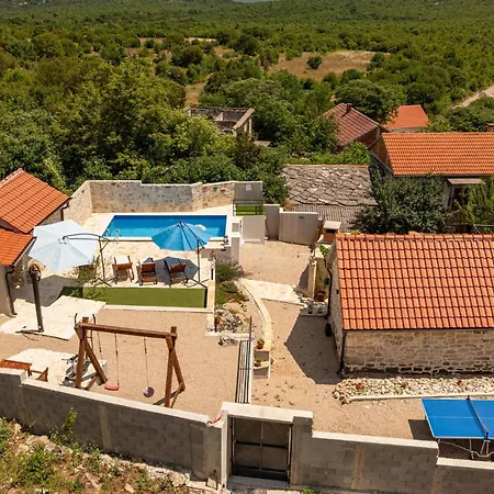 Kuca Za Odmor Kamen Ferienhaus Bruska