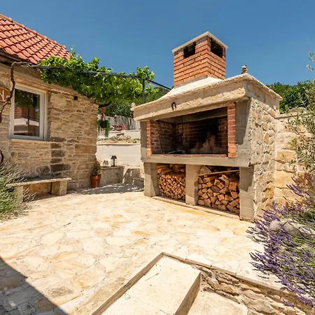 Kuca Za Odmor Kamen Ferienhaus *