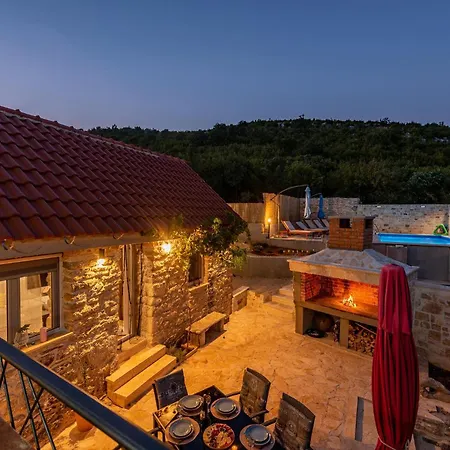Kuca Za Odmor Kamen Ferienhaus *